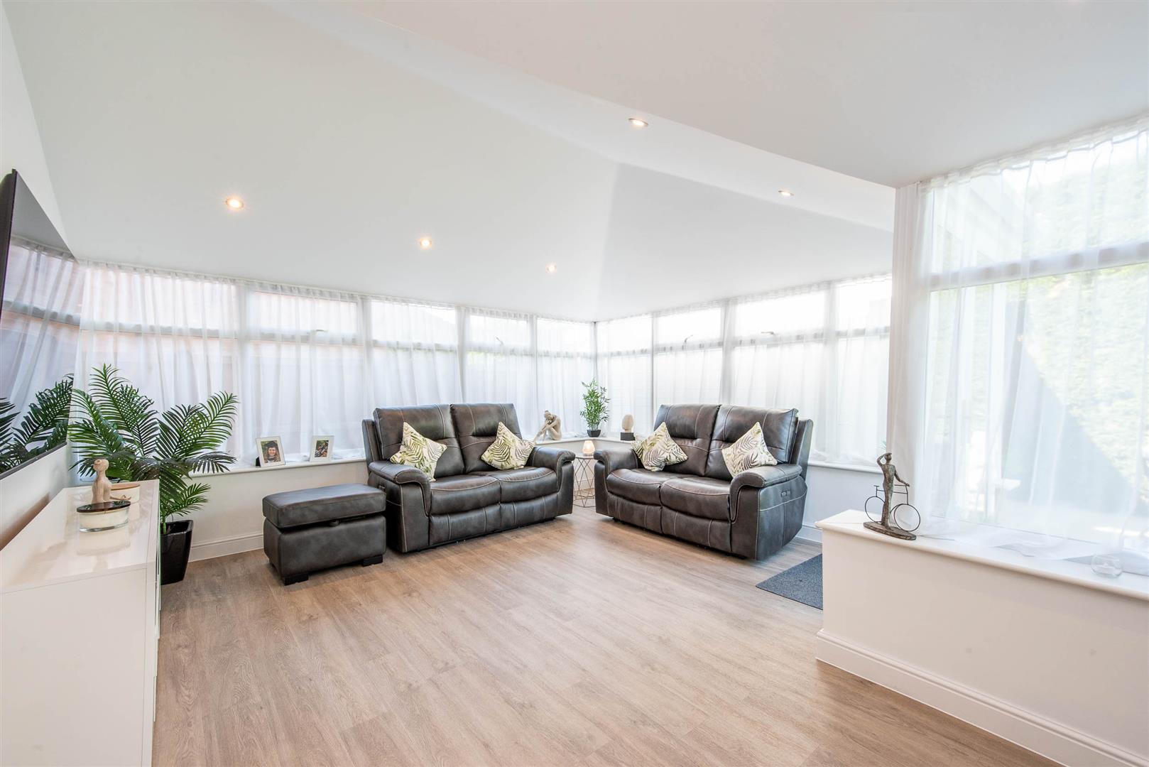 5 bed property in The Cloisters, Leyland